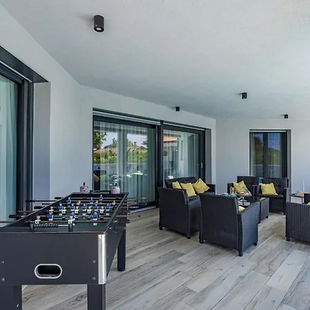 Speranza With Illuminated Pool Villa *