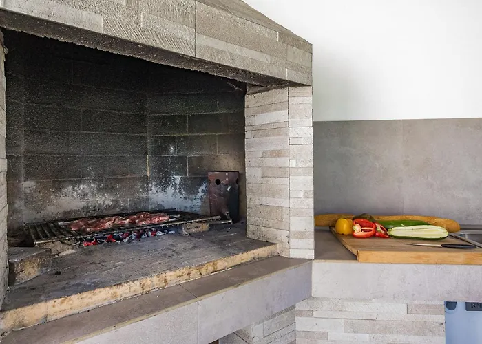 Speranza With Illuminated Pool Πούλα