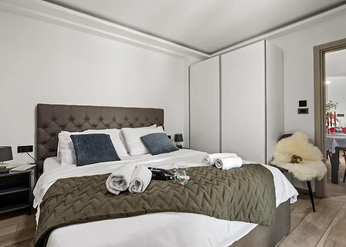 Speranza With Illuminated Pool Βίλα Πούλα