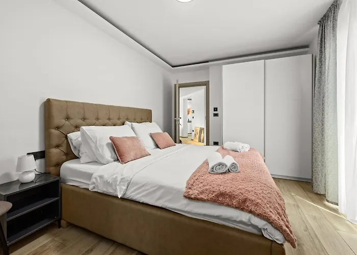 Vila Speranza With Illuminated Pool