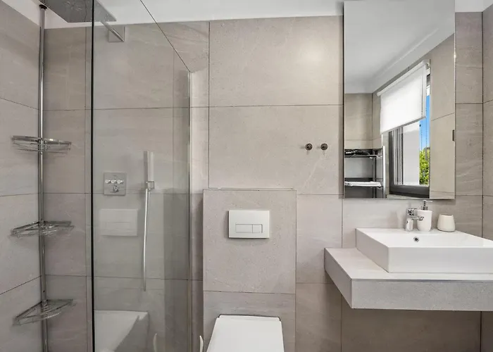 Speranza With Illuminated Pool Πούλα