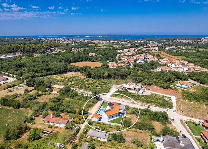 Vila Speranza With Illuminated Pool Pula