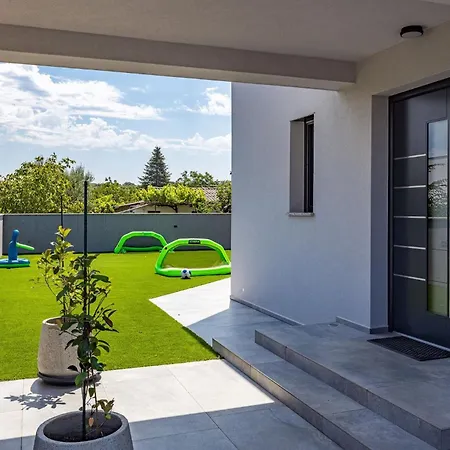 Speranza With Illuminated Pool Villa