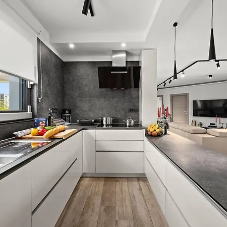 Villa Speranza With Illuminated Pool Pula